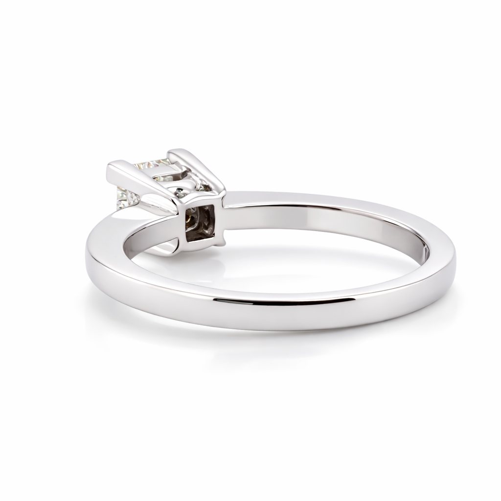 18ct White Gold Diamond Ring
