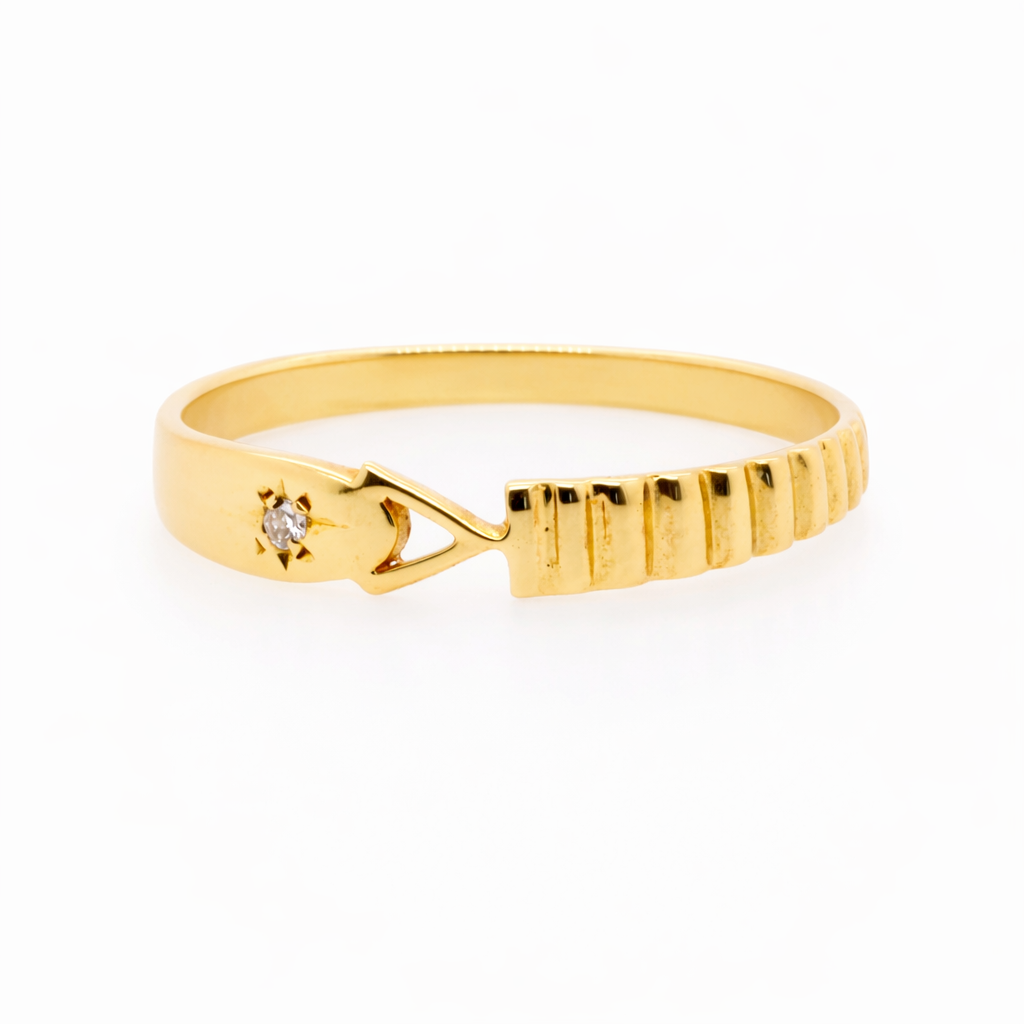 18ct Yellow Gold Ring with Diamond